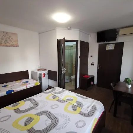 Joe * 布加勒斯特