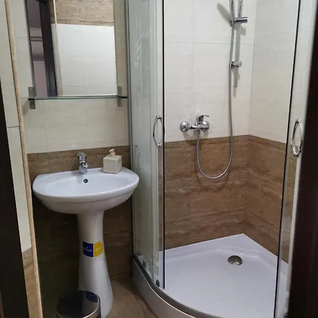 Joe * 布加勒斯特