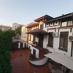 بيت شباب Joe *